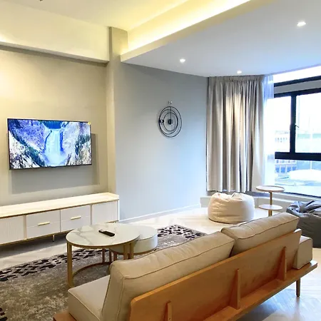 3R12Pax Fahrenheit88 B - Opposite Pavilion Kl Bukit Bintang Trx Kaite Homestay Kuala Lumpur Exterior photo